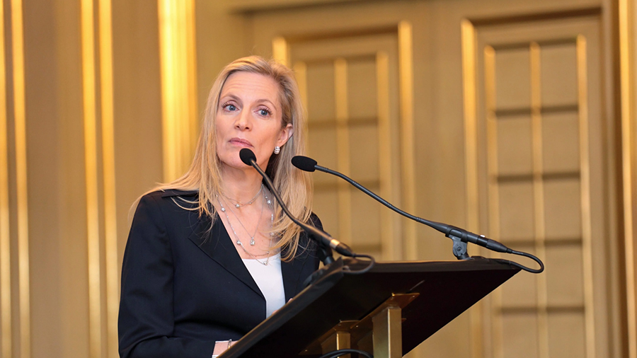 ФРС США осуждает волатильность криптовалют