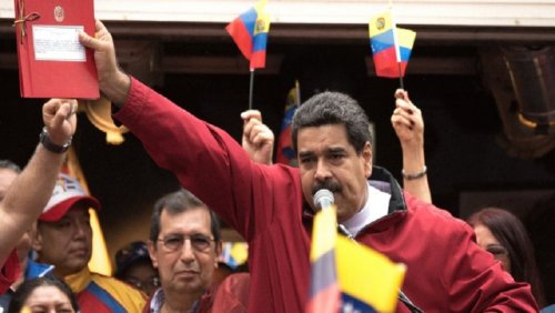 Президент Венесуэлы обесценил боливар на 95% и привязал его к петро