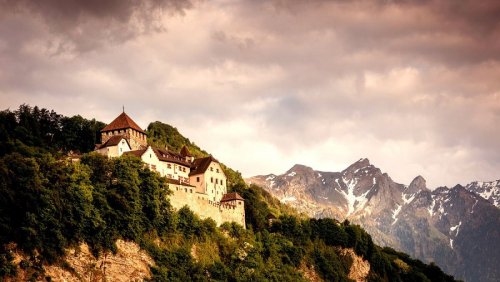 В Швейцарии запущена первая регулируемая площадка для продажи недвижимости на блокчейне