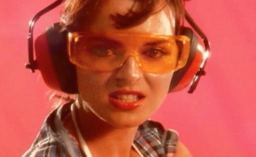 Бенни бенасси в очках. Сатисфекшен перевод. Девушка из benny benassi. Бенни бенасси сатисфактион. Девушка из benny benassi.