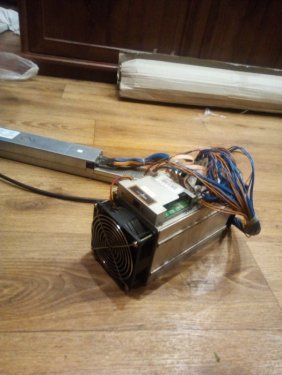 595630184_2_1000x700_asic-s7-antminer-47-5th-v-komplekte-s-bp-fotografii.jpg