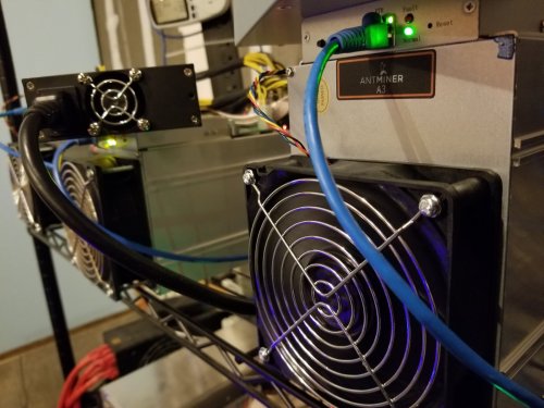 Antminer-A3-Featured-1-1.thumb.jpg.681114f2c8733c93387885b66329089e.jpg