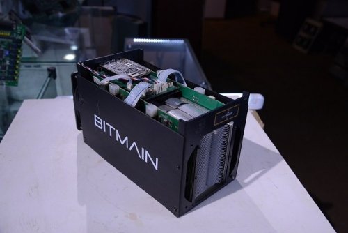 2122945908_AntminerS52.thumb.JPG.8df850710dd83c9495150a720e122621.JPG