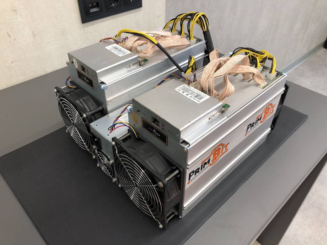 Bitmain antminer s21 200. L3 Dual Antminer. Antminer l3++. Antminer l7 9300mh. Спарки Antminer s9.