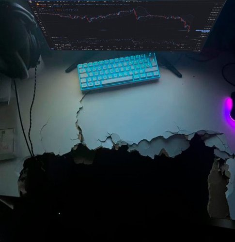 DeskRuined.thumb.jpg.e3380945be1a4a7479783645306a4305.jpg